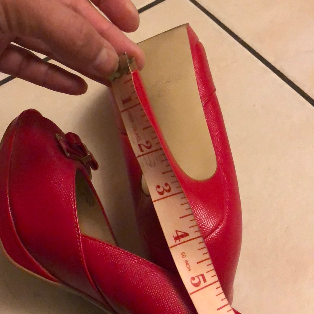 Shoes - Picture 3 of 4
